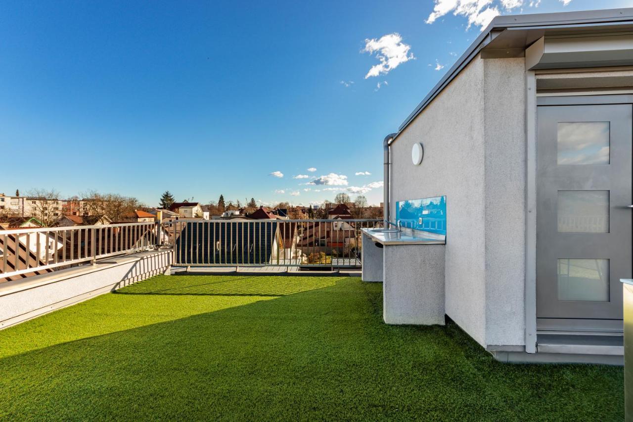 Contemporary Apartment With Rooftop Terrace In Maribor Exterior photo