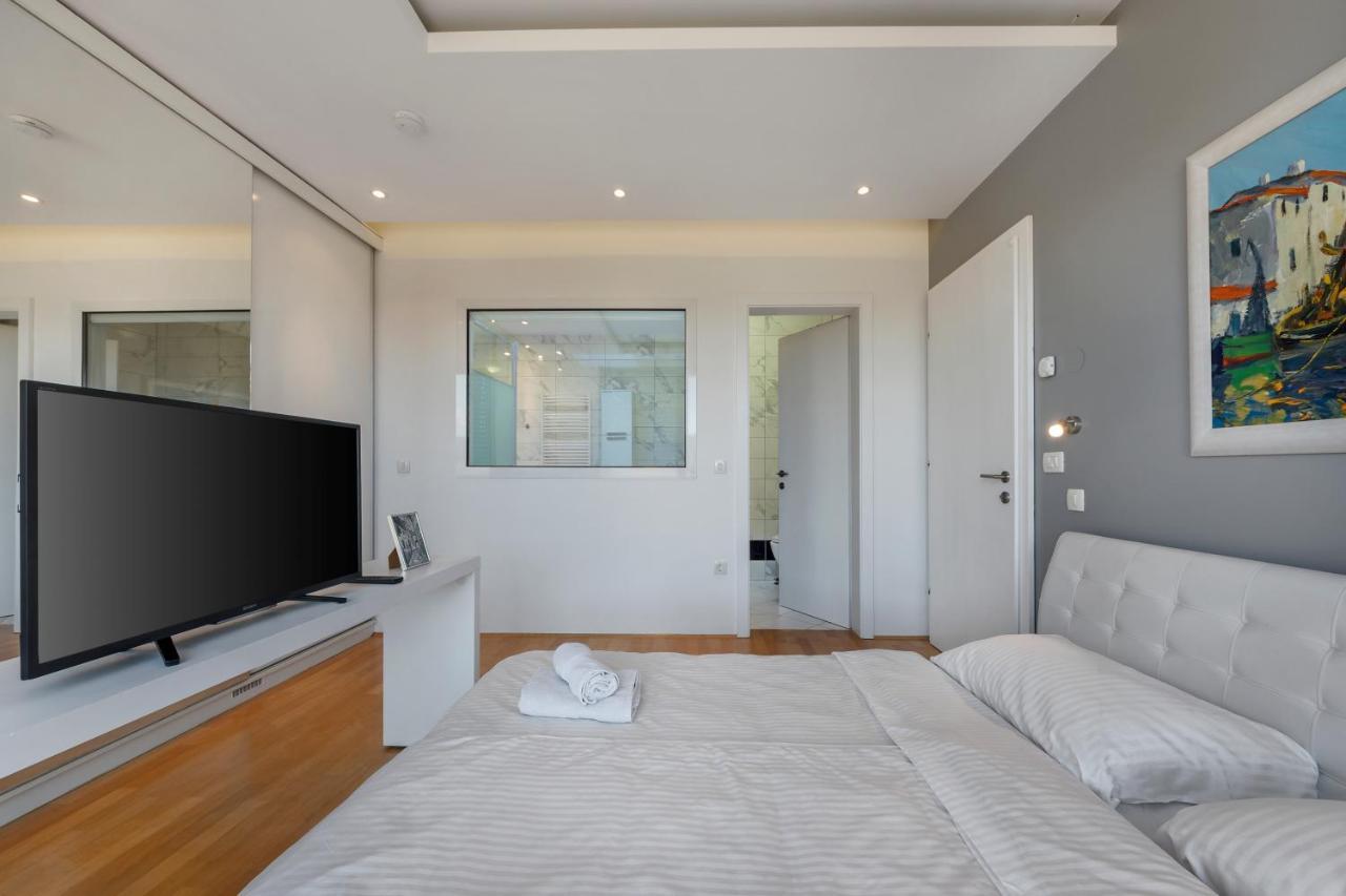 Contemporary Apartment With Rooftop Terrace In Maribor Exterior photo